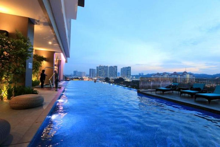 瑞地格乐北京亚克力游泳池厂家生产加工定制酒店别墅民宿无边泳池