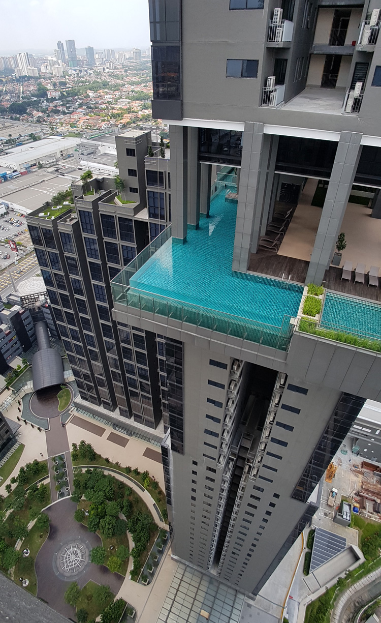 马来西亚马星地点公寓亚克力透明空中泳池四，瑞地格乐亚克力游泳池