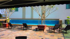 马来西亚近打河畔酒店亚克力透明无边界泳池