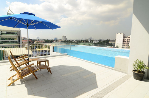 瑞地格乐亚克力游泳池案例，菲律宾露散酒店悬空泳池二